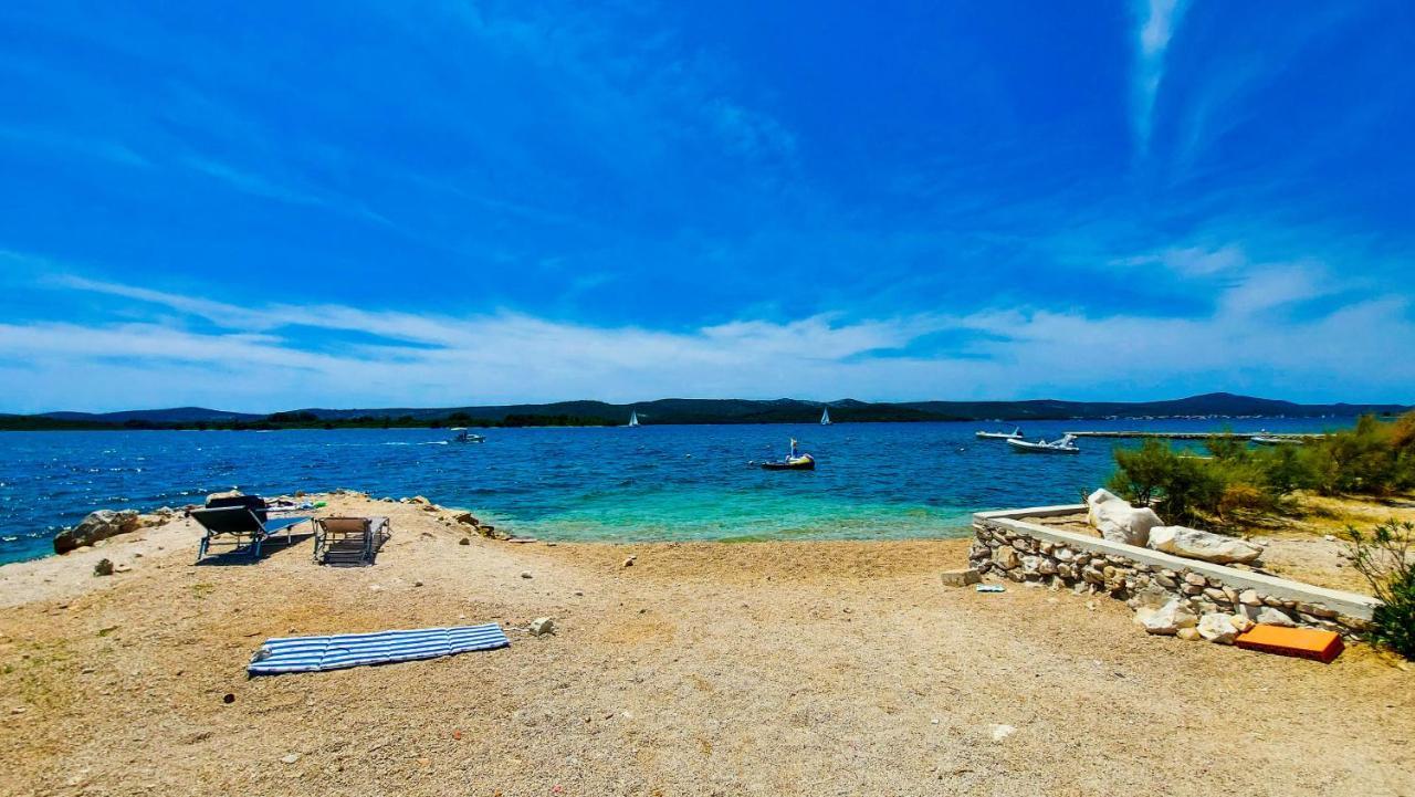 Holiday Home - Beach House 'Amarella' 투라니 외부 사진